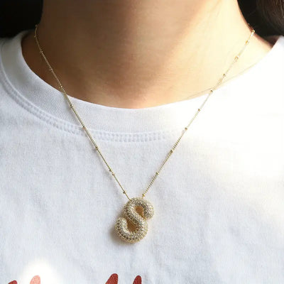 18k Gold Letter Initial Necklace Set That Blends Personal Meaning With Luxury