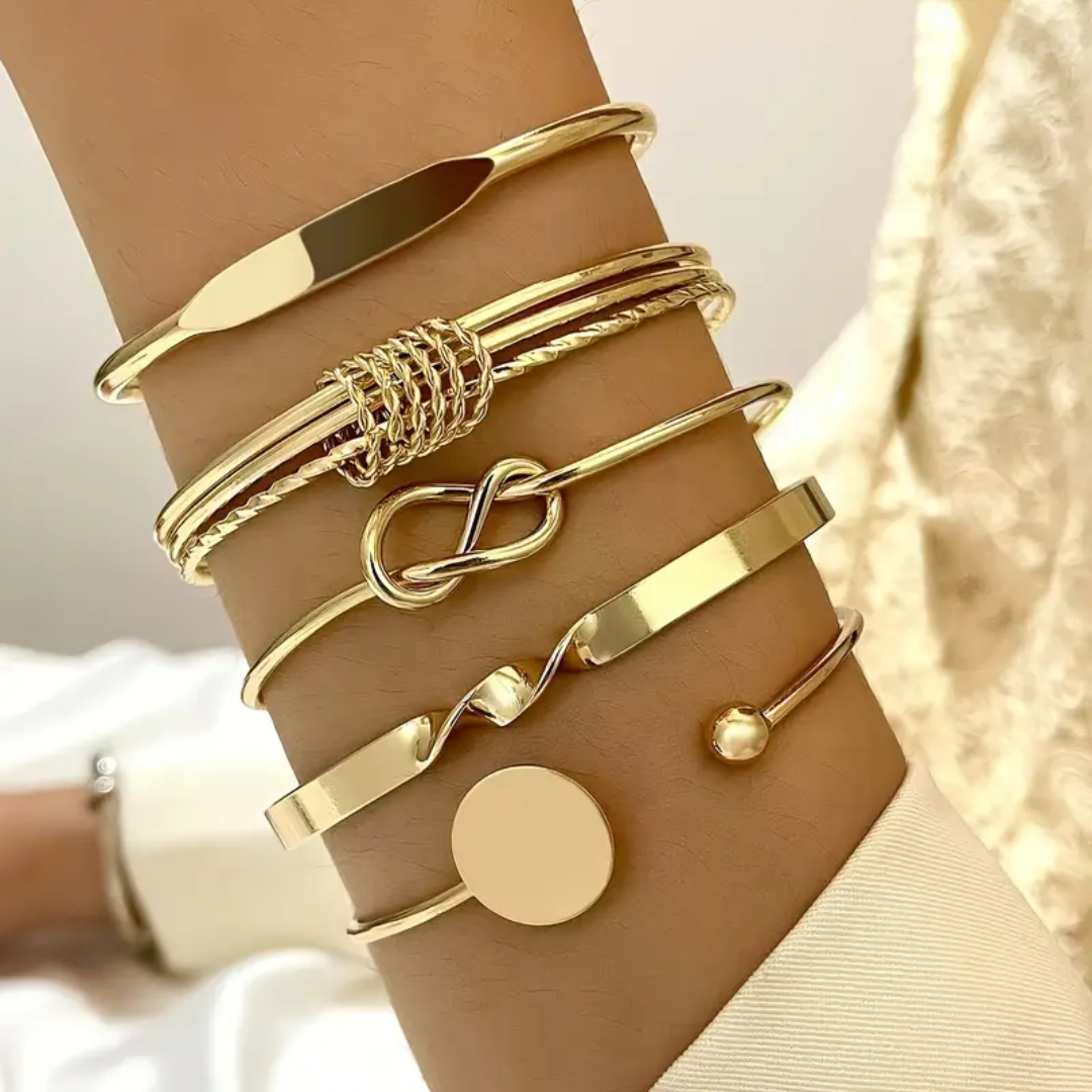 18K Gold Knotted Elegance Bracelet Set That Radiates Style & Earns You Endless Compliments