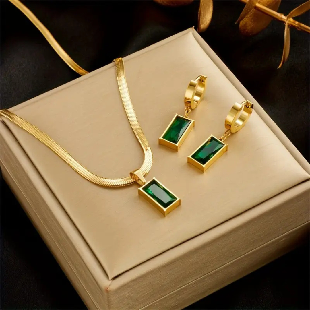 18K Gold & Gem Jewelry Set That Radiates Pure Sophistication