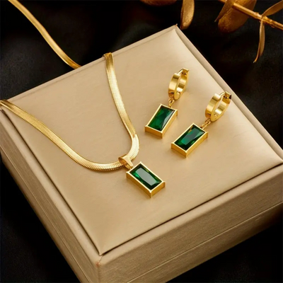 18K Gold & Gem Jewelry Set That Radiates Pure Sophistication