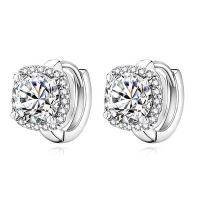 18k Gold Hoop Earrings That Radiate Confidence & Make Every Head Turn