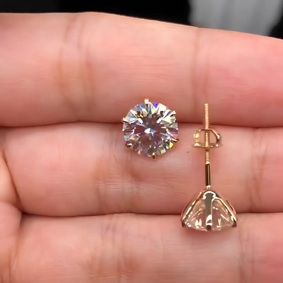 18K Gold Stud Earrings That Add Timeless Elegance & Earn You Endless Compliments