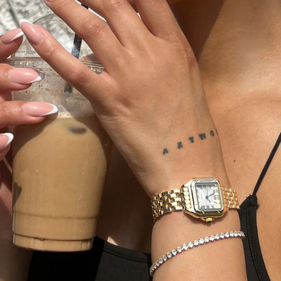 18K Gold Luxury Watch That Exudes Confidence & Draws Admiring Glances Everywhere You Go