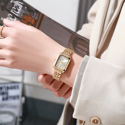 18K Gold Rectangle Watch That Exudes Sophistication & Draws Compliments Everywhere You Go