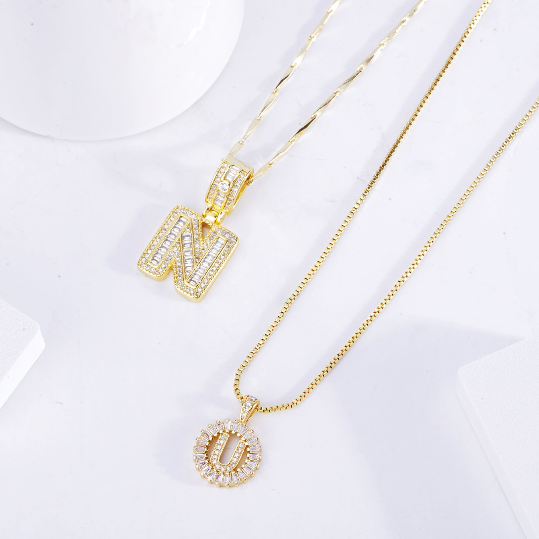 18K Gold Initial Pendant Set That Elevates Your Elegance & Makes You Unforgettable