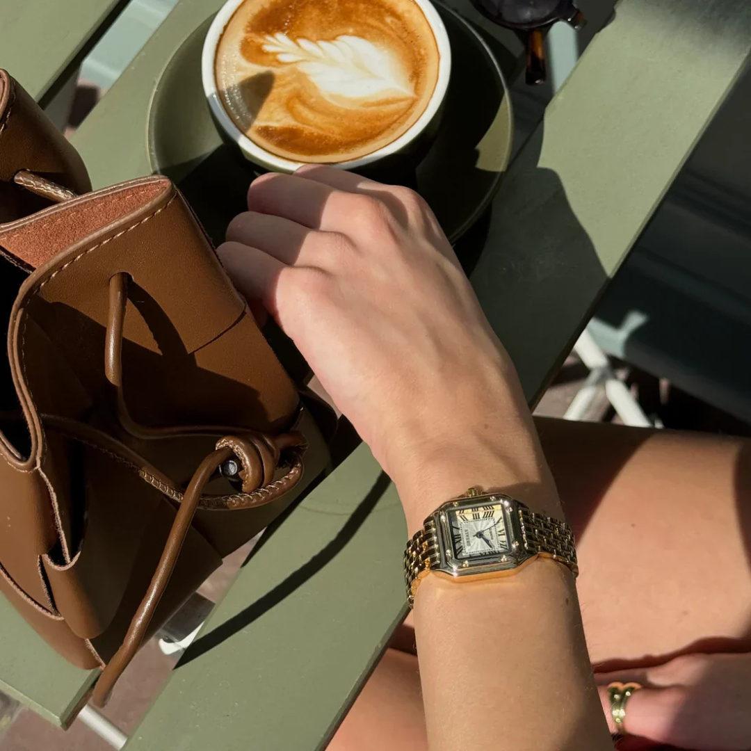 18K Gold Luxury Watch That Exudes Confidence & Draws Admiring Glances Everywhere You Go