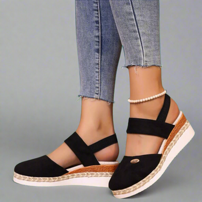 Gitta – Plus-Size Wedge Sandals