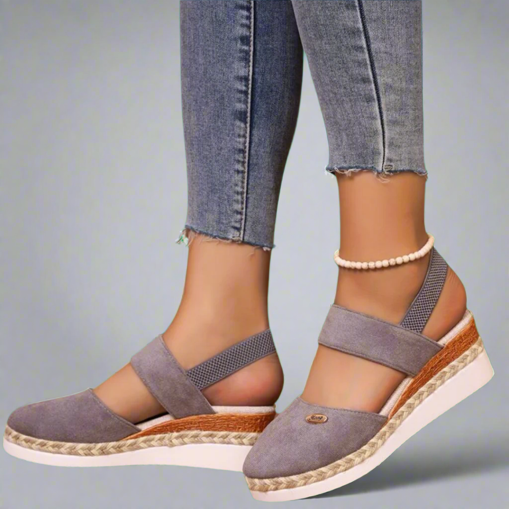 Gitta – Plus-Size Wedge Sandals