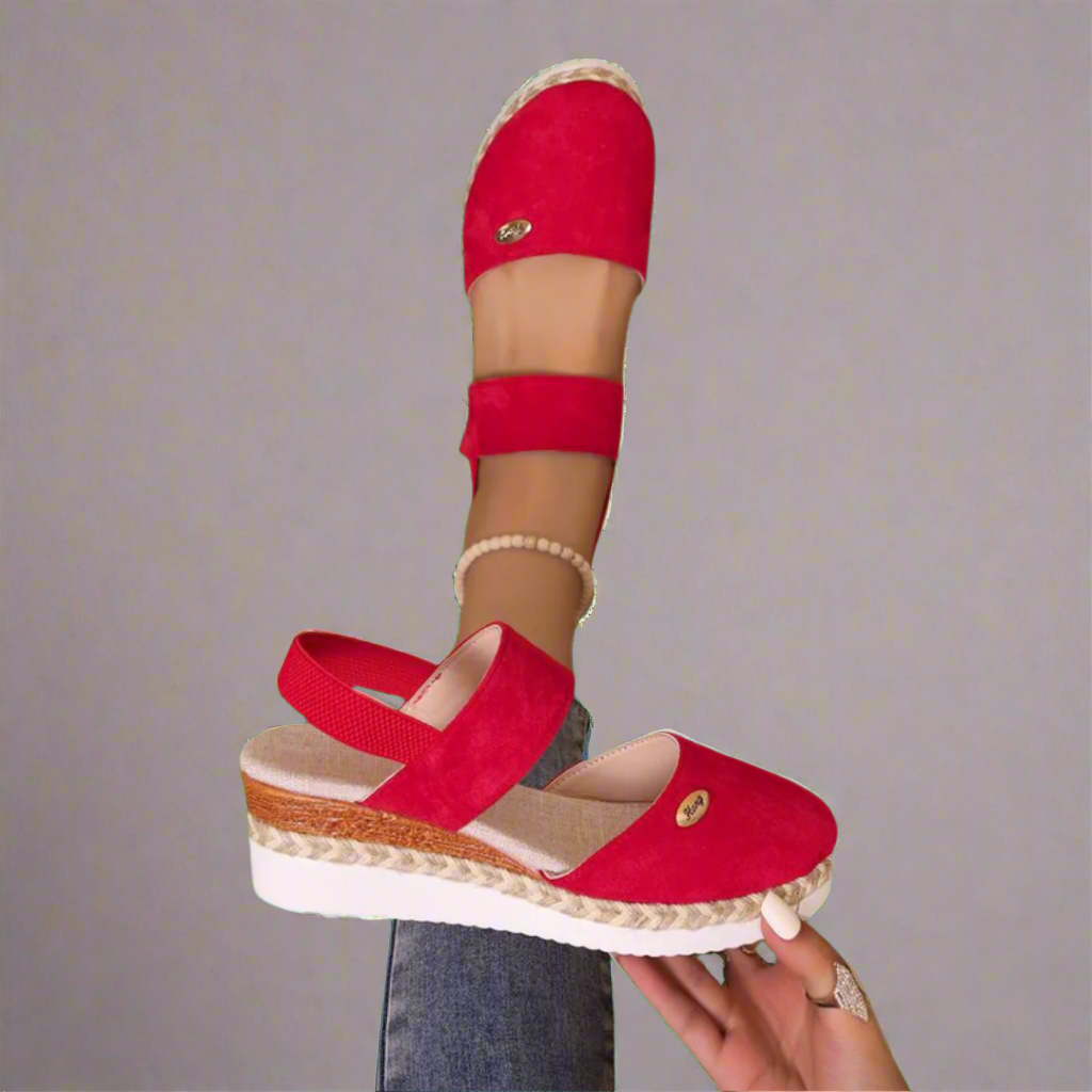 Gitta – Plus-Size Wedge Sandals