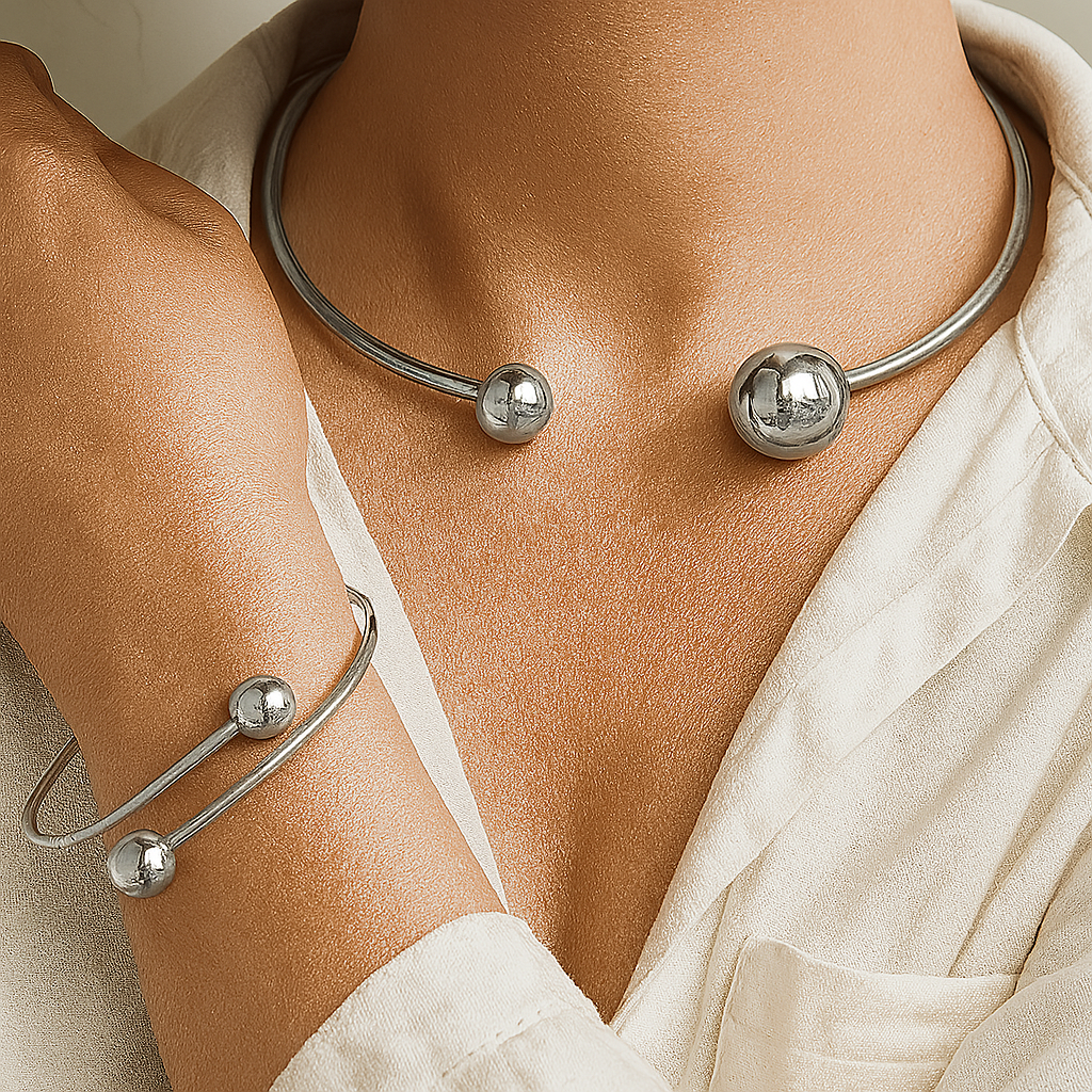 18K Gold Collar Necklace & Bracelet Set That Radiates Confidence & Turns Every Glance Into Admiration