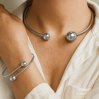 18K Gold Collar Necklace & Bracelet Set That Radiates Confidence & Turns Every Glance Into Admiration
