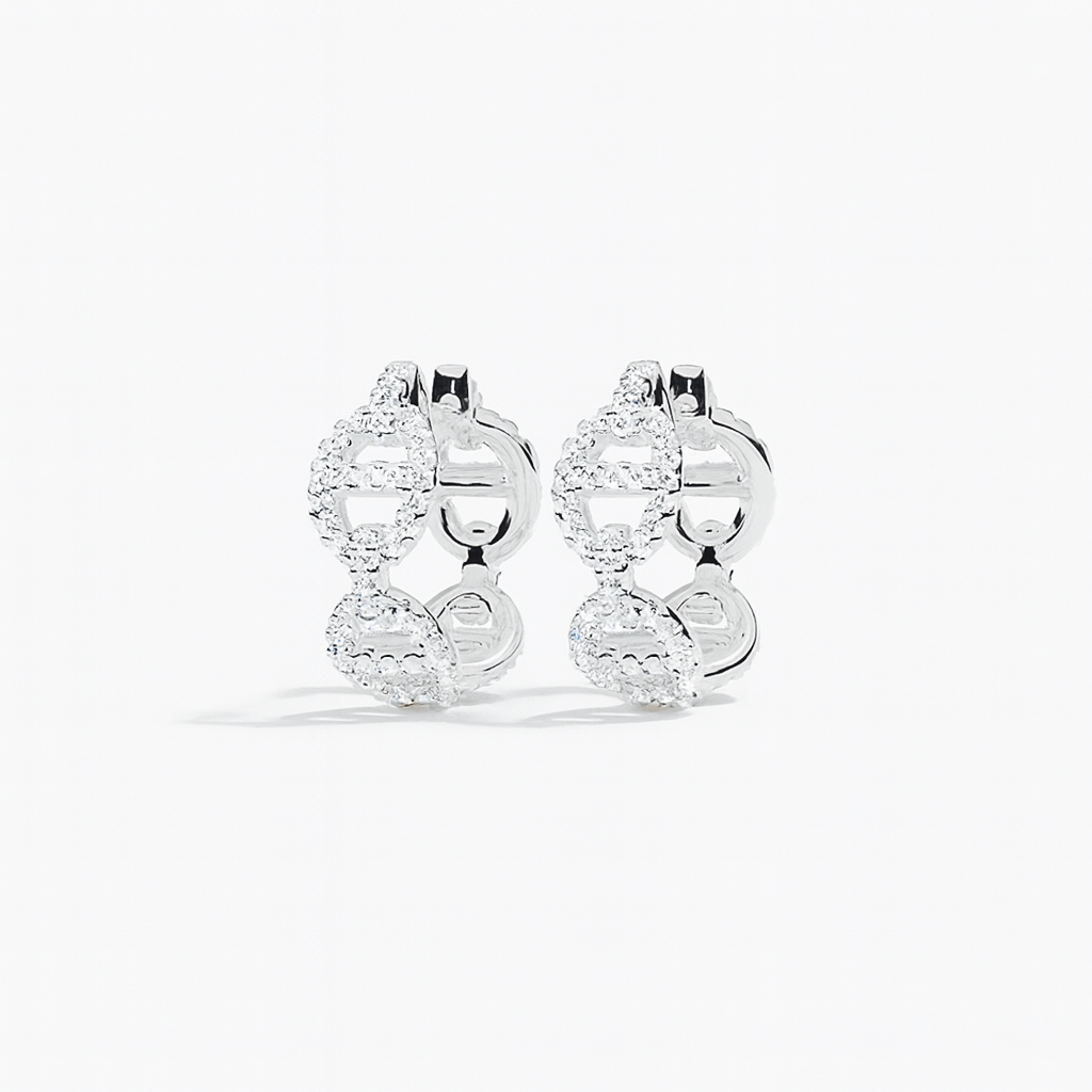 18K Gold Earrings That Make Your Style Stand Out & Showcase Bold Individuality