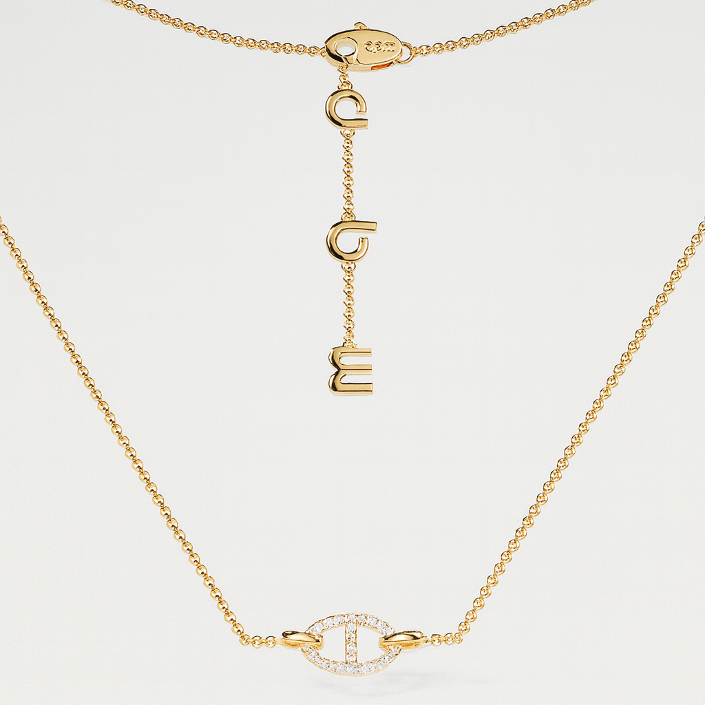 18K Gold Link Pendant Necklace That Blends Classic Elegance With Modern Glamour