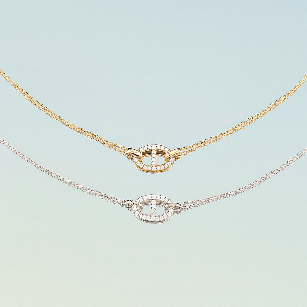 18K Gold Link Pendant Necklace That Blends Classic Elegance With Modern Glamour