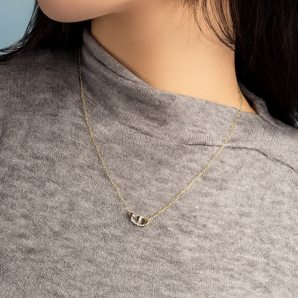 18K Gold Link Pendant Necklace That Blends Classic Elegance With Modern Glamour