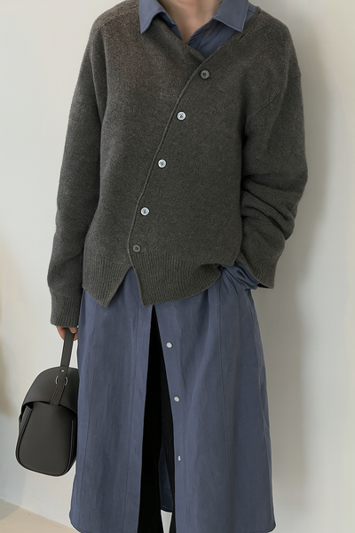 Asymmetric Knitted Sweater – Elegant Everyday Comfort