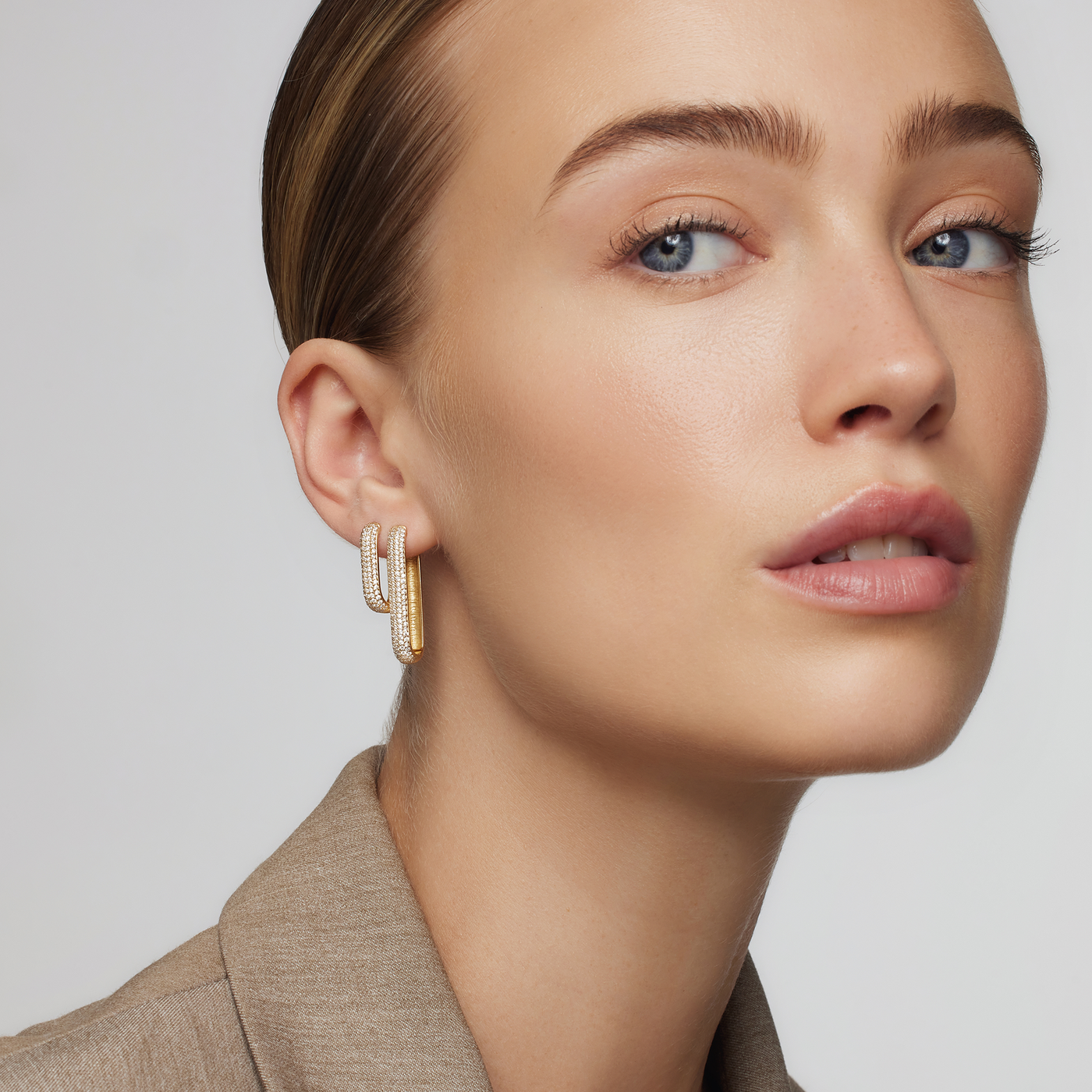 18K Gold Pavé Hoop Earrings That Elevate Your Elegance Instantly & Turn Every Glance Into Admiration