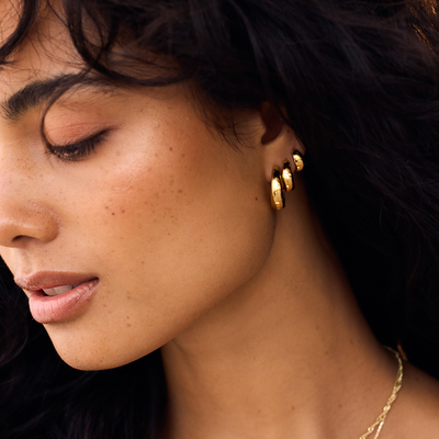 18K Gold Hoops That Reflects Your Distinctive Style & Captures Every Glance