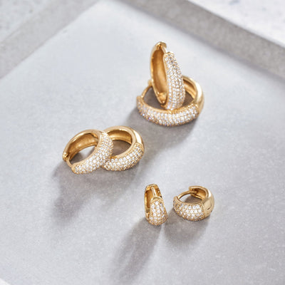 16k Gold Mini Hoops That Embodies Refined Sophistication & Makes Simplicity Unforgettable