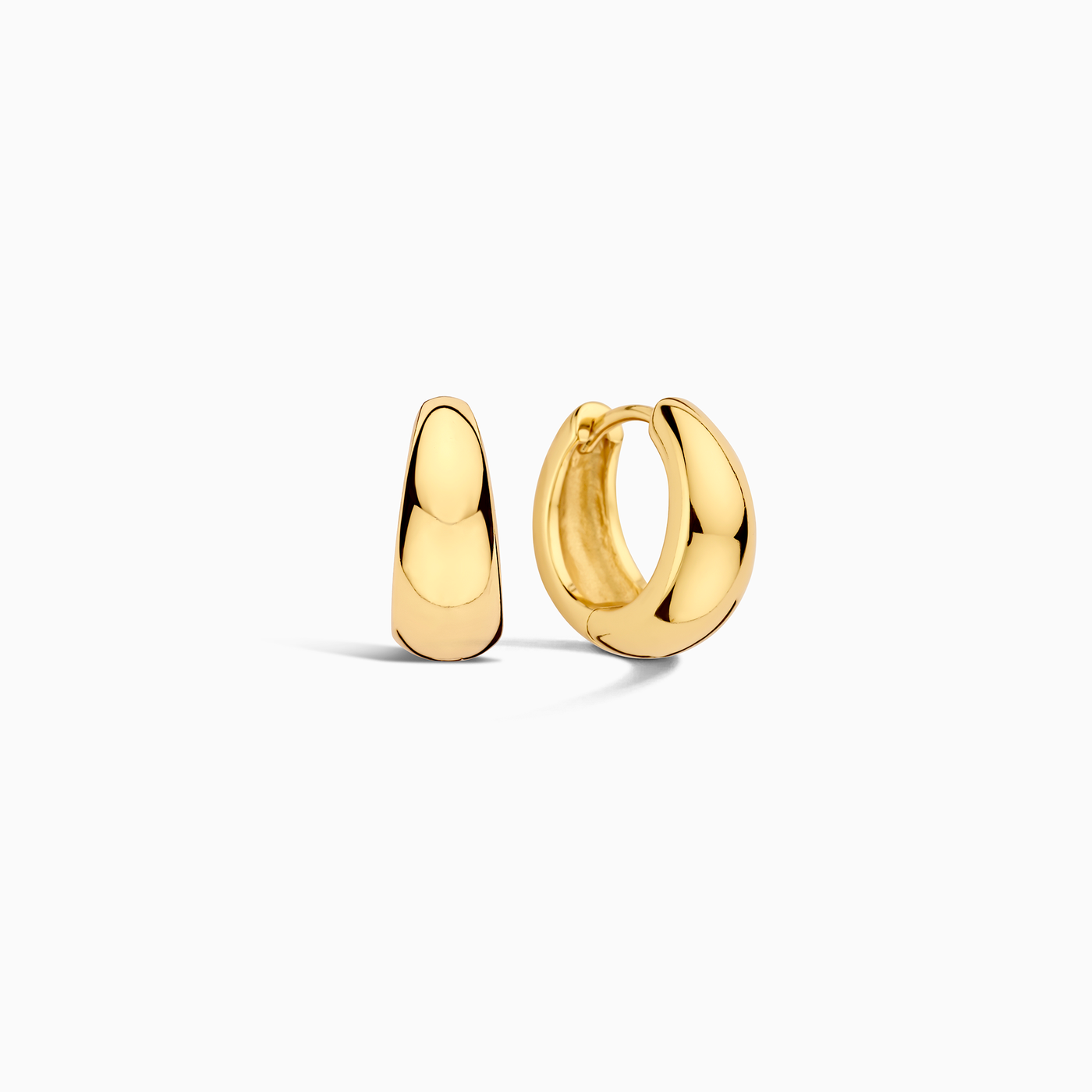 18K Gold Hoops That Reflects Your Distinctive Style & Captures Every Glance
