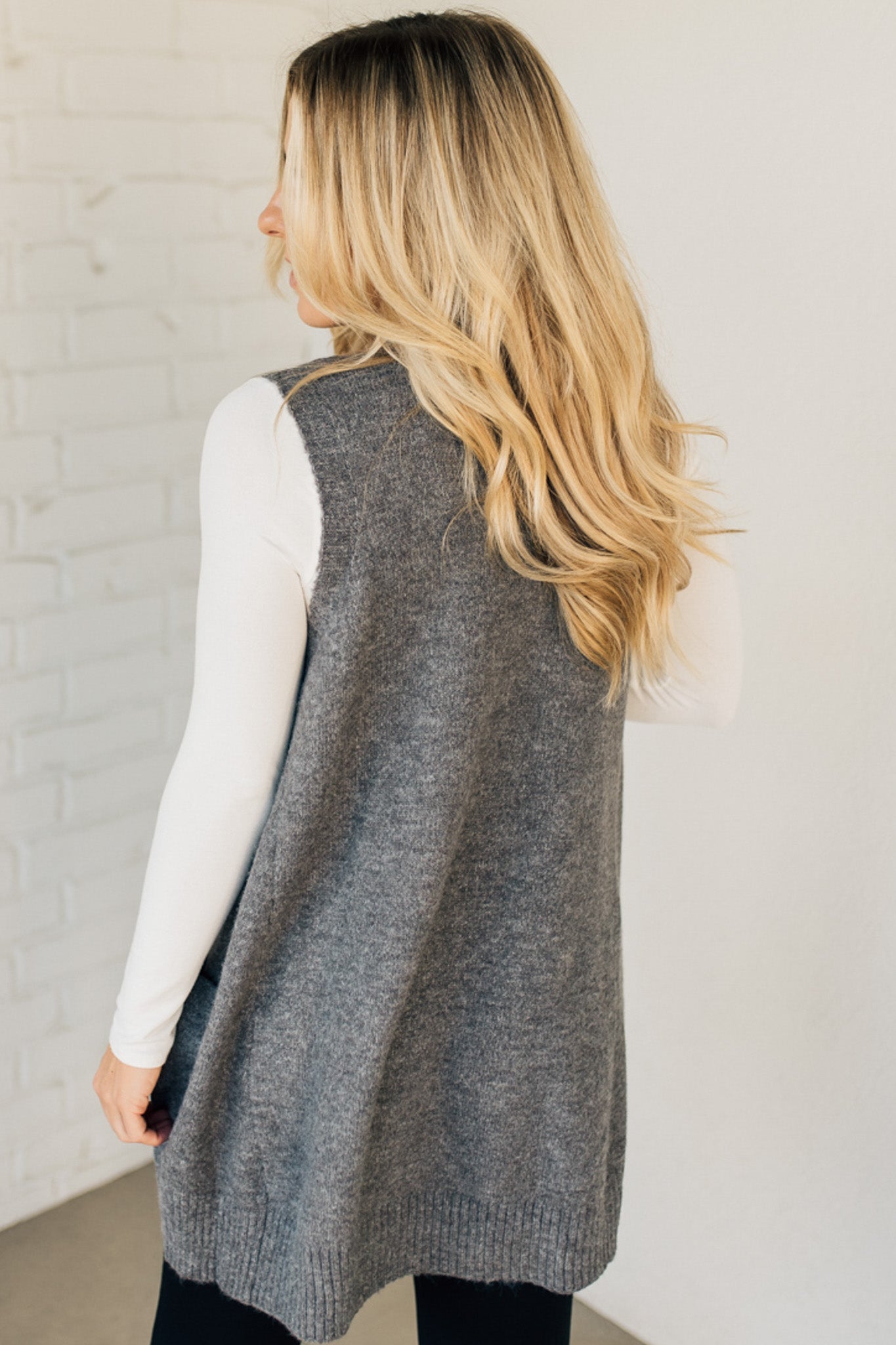 Sleeveless Tunic – Flattering Comfort & Relaxed Style