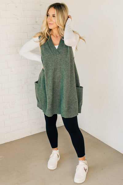 Sleeveless Tunic – Flattering Comfort & Relaxed Style