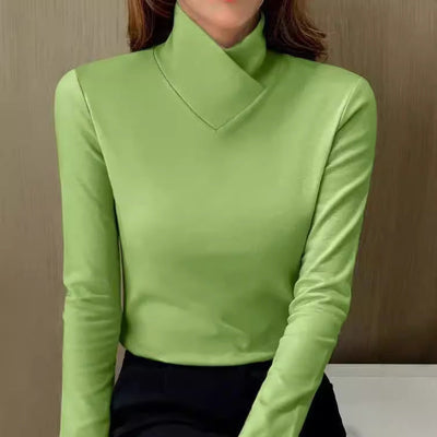 Top with High Collar and Long Sleeve – Elegant Simplicity That Exudes Confidence