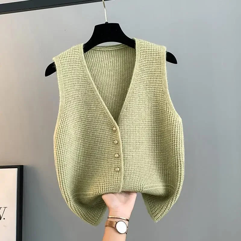 Buttoned Vest – Sleek Warmth with Light Elegance