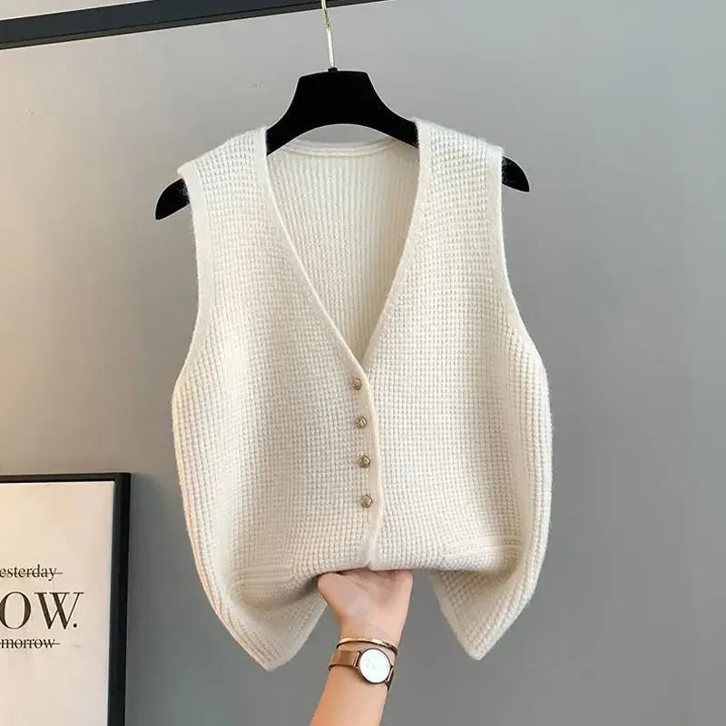 Buttoned Vest – Sleek Warmth with Light Elegance