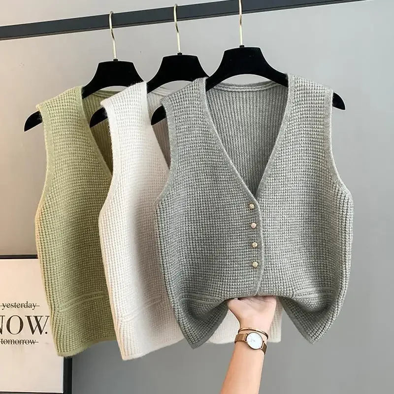Buttoned Vest – Sleek Warmth with Light Elegance
