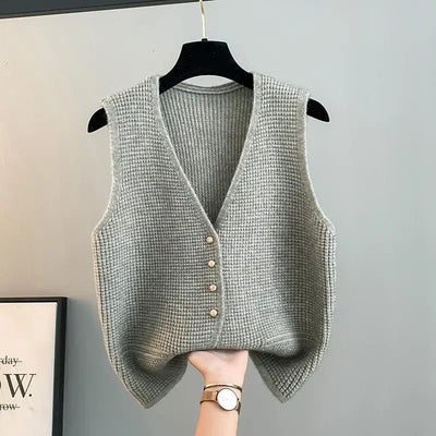 Buttoned Vest – Sleek Warmth with Light Elegance
