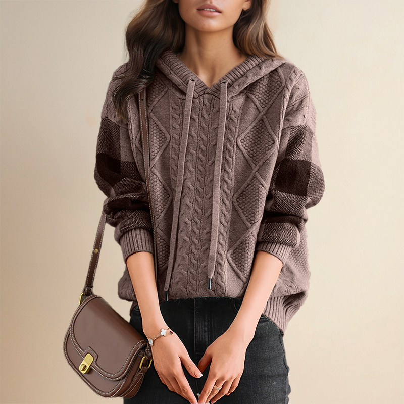 Cable Detail Hoodie – Relaxed Warmth with a Sophisticated Feel