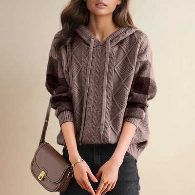 Cable Detail Hoodie – Relaxed Warmth with a Sophisticated Feel