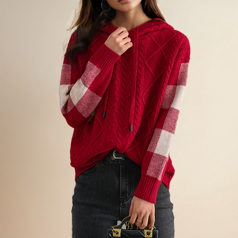 Cable Detail Hoodie – Relaxed Warmth with a Sophisticated Feel