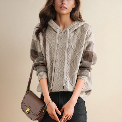 Cable Detail Hoodie – Relaxed Warmth with a Sophisticated Feel