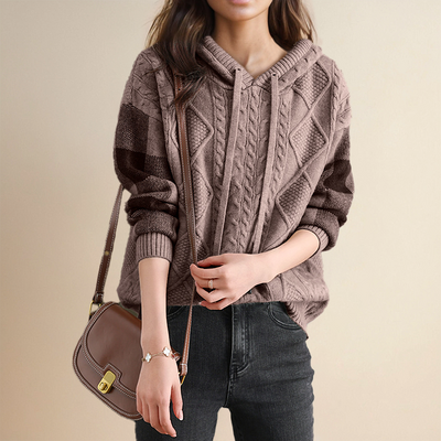 Cable Detail Hoodie – Relaxed Warmth with a Sophisticated Feel