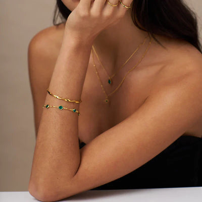 18K Gold Emerald Bracelet That Elevates Your Elegance Instantly & Turns Every Glance Into Admiration