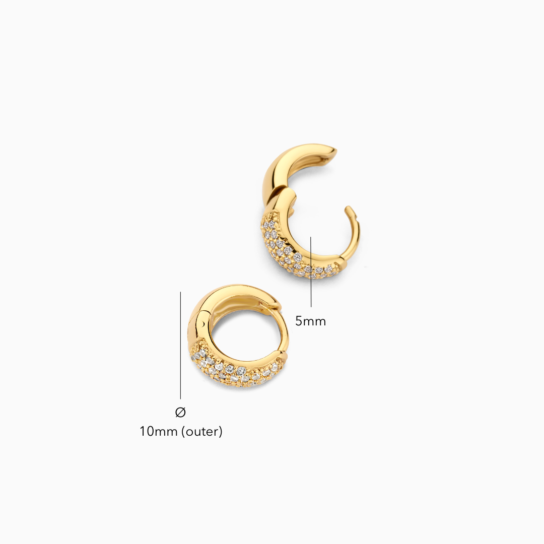 16k Gold Mini Hoops That Embodies Refined Sophistication & Makes Simplicity Unforgettable