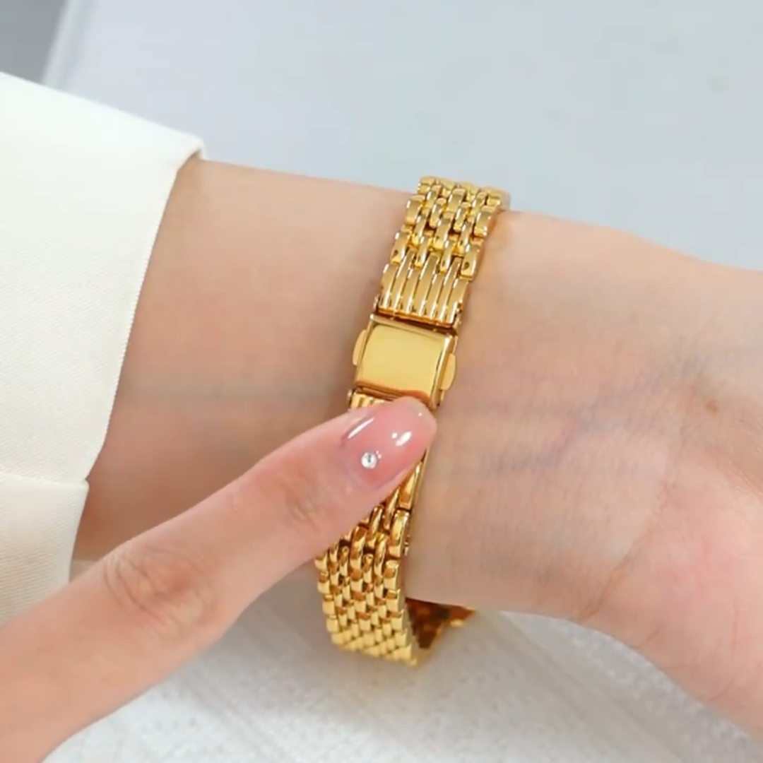 18K Gold Rectangle Watch That Exudes Sophistication & Draws Compliments Everywhere You Go